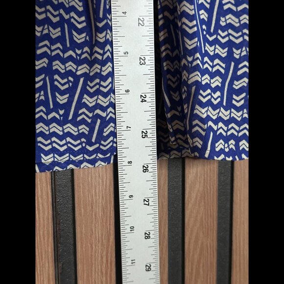 HD in Paris Blouse US 0 Womens Anthropologie Blue Geometric Henley Roll Blouse - Picture 5 of 8